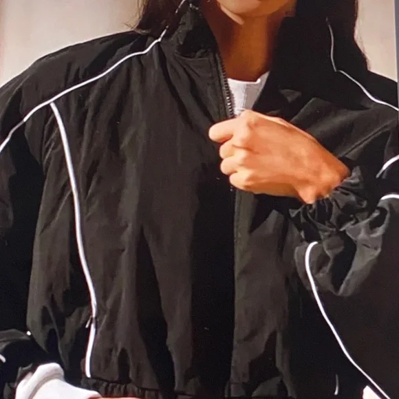 ALO Yoga Black Cropped Bomber Jacket with White Piping - Picture 5 of 5